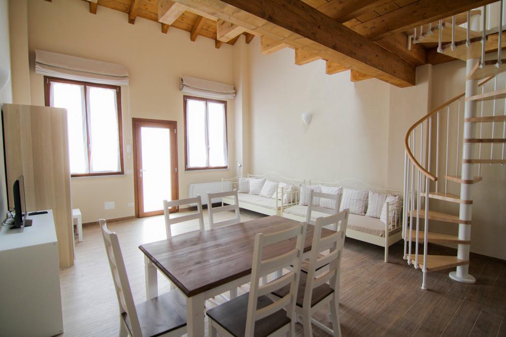 Agriturismo Cascina Della Fontana Лоди Номер фото